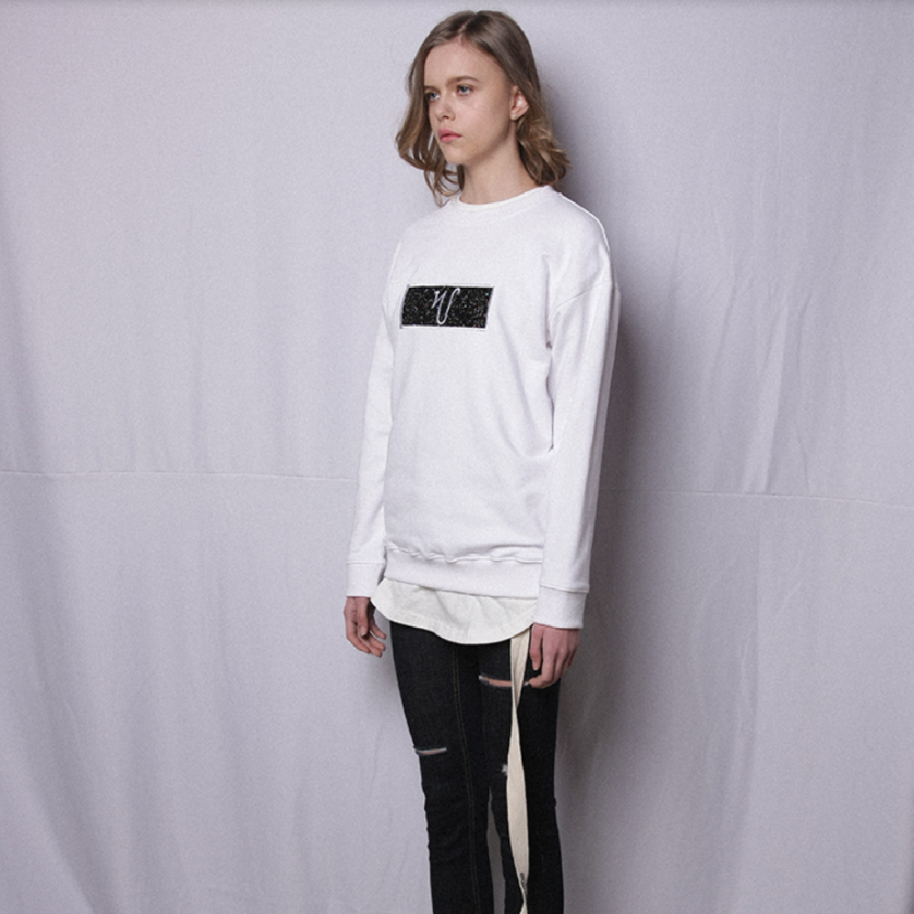 GOTHICQUE’s Glitter Sweatshirt